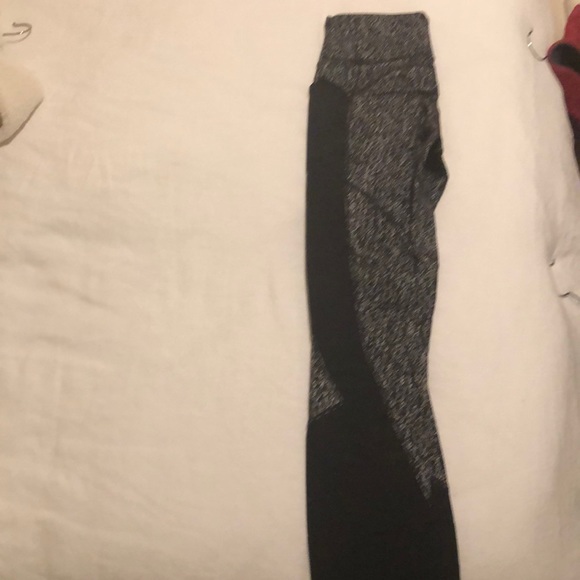 Size 6 yoga pants-go with jacket size 6 lululemon - Picture 1 of 3